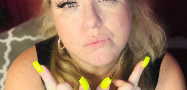 Model - Platinum Puzzy FemDom Goddess BOOTY