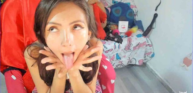 Model - Lara Angel stockings