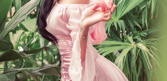 Model - Sara Clover teen