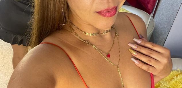 Model - Kasandra Hale mature