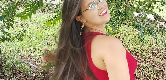 Model - Olivia Falcon bigass