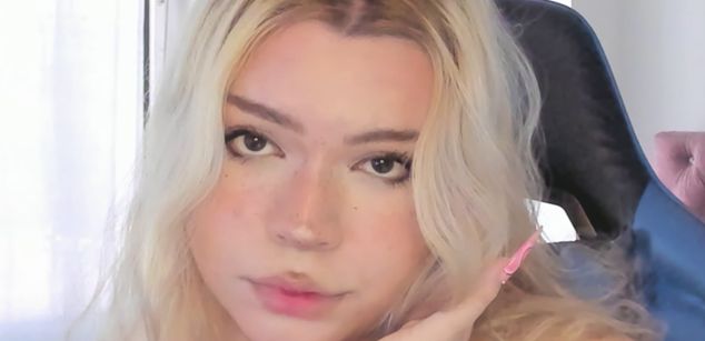 Model - maxxxine cum