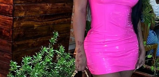 Model - Victoria phillips black