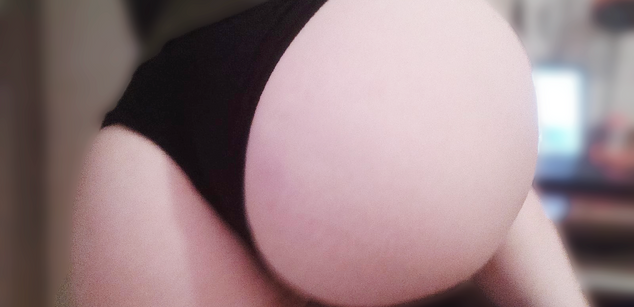 Model - Emeralda dominatrix