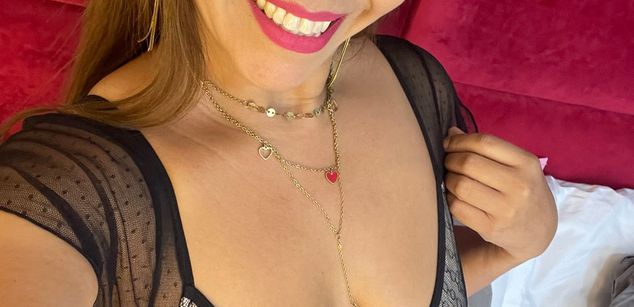 Model - Kasandra Hale mature