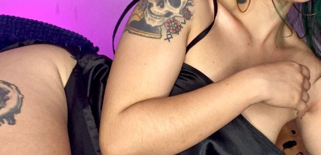 Model - Akina Shikashi dildos