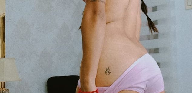 Model - NicoleEsposito latina