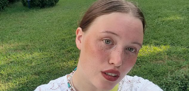 Model - prettyandshy dildo