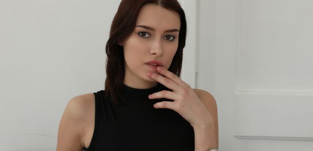 Model - AmandaKendal heels