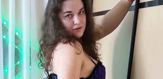 Model - Karina Hart dirty