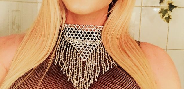 Model - Melissa Glamour TS cumshot