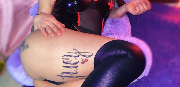 Model - Ariel Roxanne cei