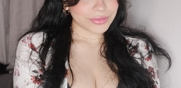 Model - Mia Saenz squirt