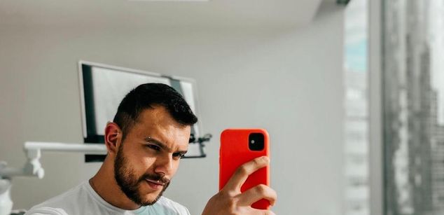 Model - Simon nipples