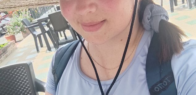 Model - Valeryvass natural