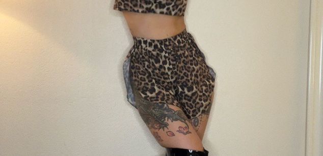 Model - kimberry brunette