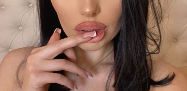 Model - KhloeBanks sph