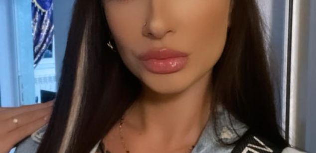 Model - ArielFlame student