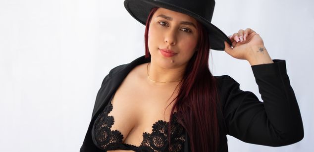 Model - paulina castro BBW