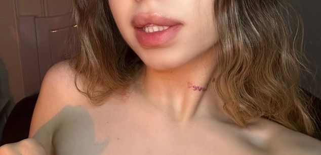 Model - Lily smalltits