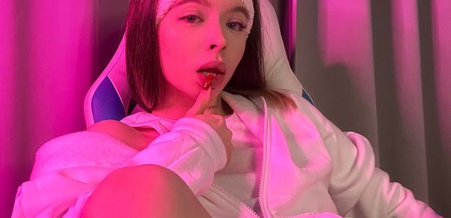 Model - Lily smalltits