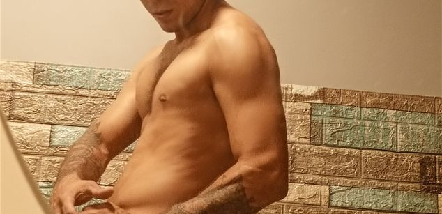 Model - Cristian_Brooks15 and Alec_Swift feet