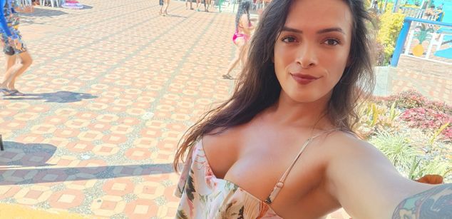 Model - Jessica Honey bigass