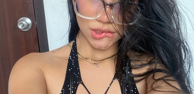 Model - Abby Gray latina