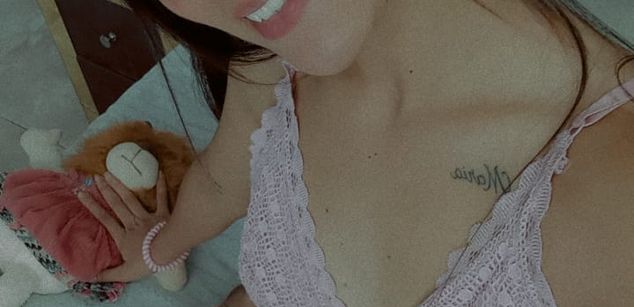 Model - NicoleEsposito latina