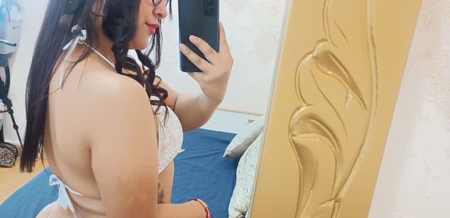 Model - Zoe Roux  ass