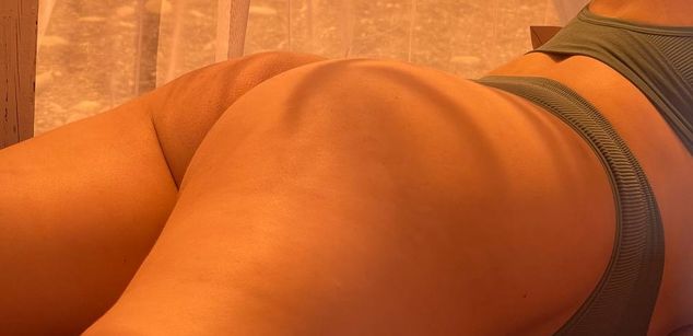 Model - Allison cumshow