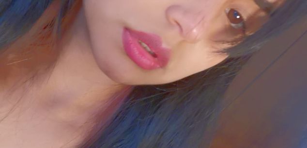 Model - Shannon colombian