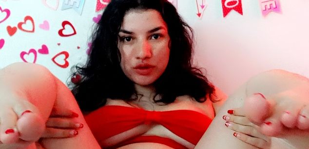 Model - Carmen Carmesi squirt