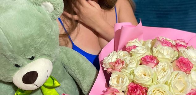 Model - Allison cumshow