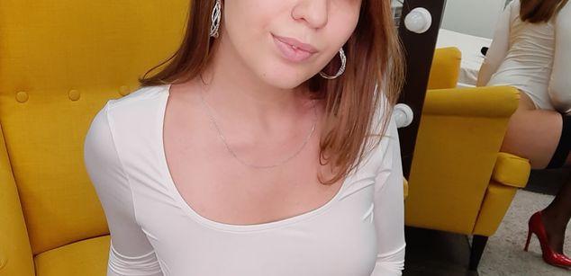 Model - Allison cumshow