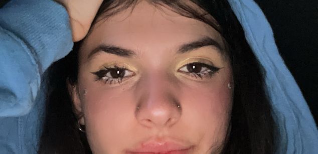 Model - LucyPurple squirt