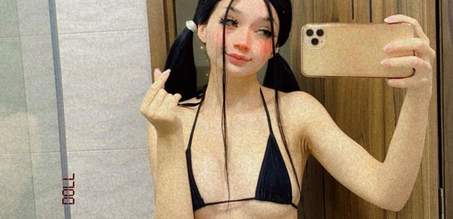 Model - Ms.Pickles squirt