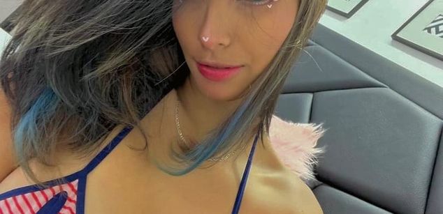 Model - DeuxGold joi