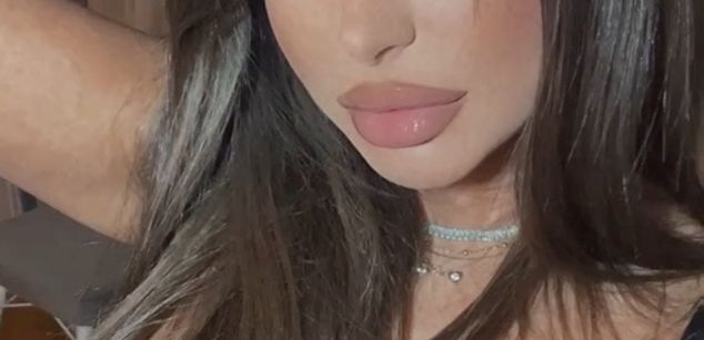 Model - WantedSugar boobs