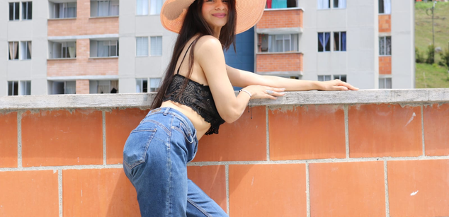 Model - Valen Hops zoom