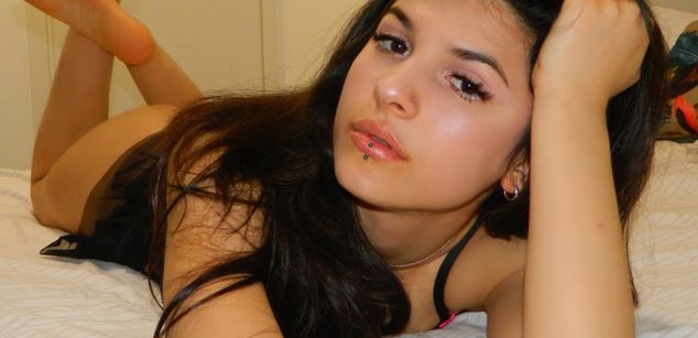 Model - LucyPurple squirt