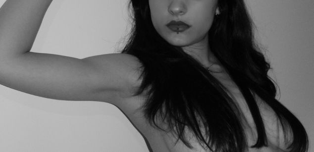 Model - LucyPurple squirt