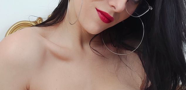 Model - Entitled Bitch joi