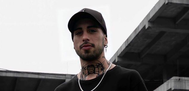 Model - Nicols Leroy bigcock