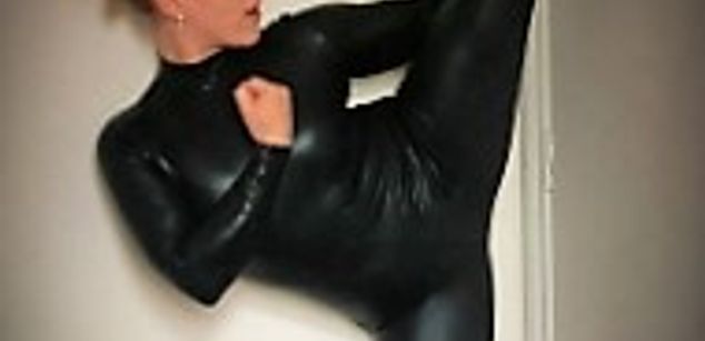 Model - Lady Carla soles