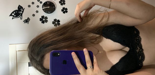 Model - OlenaKrikhitka obedient