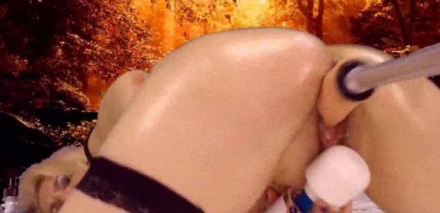 Model - LeilaHot69 squirt