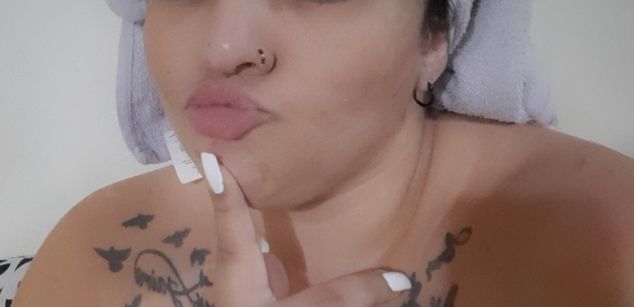 Model - Anyrebels pies