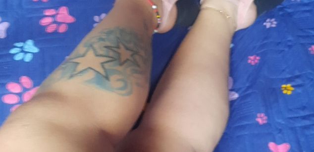 Model - Anyrebels pies