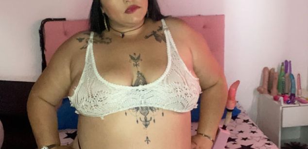 Model - Anyrebels pies